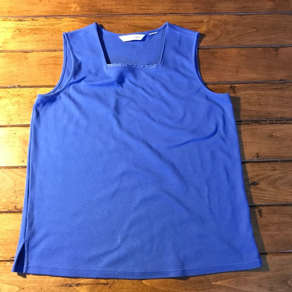 Tee shirt by Draper's & Damon's